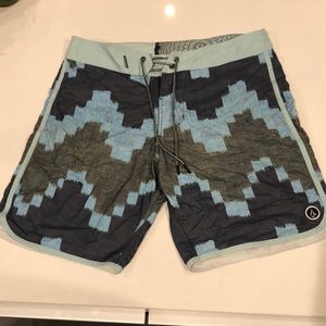 Volcom Board Shorts Sz 30